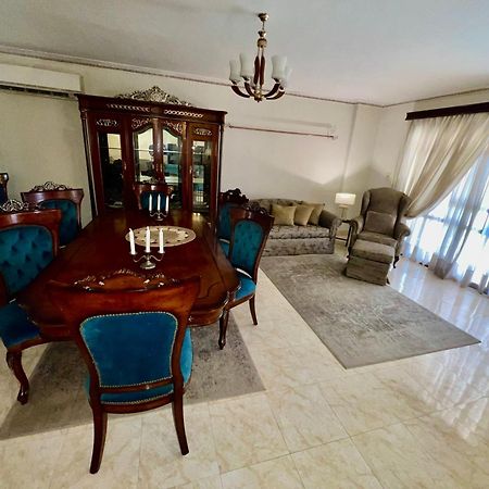 Luxurious 3 Bedroom Rustic Apartment Overlooking Huge Garden - For Families And Couples Каир Экстерьер фото