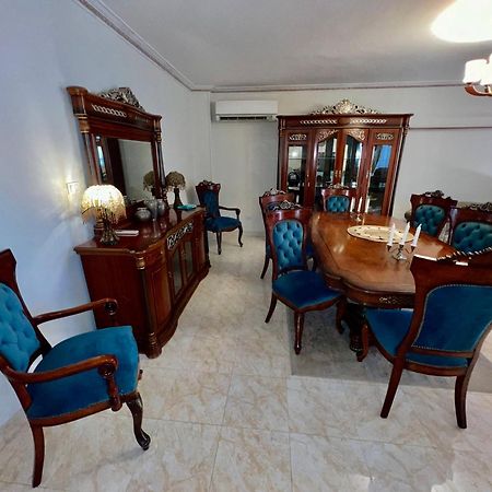 Luxurious 3 Bedroom Rustic Apartment Overlooking Huge Garden - For Families And Couples Каир Экстерьер фото